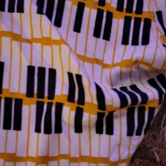 Lularoe Tall & Curvy MUSTARD PIANO KEYS Leggings 🦄 Multicolor Pattern TC - Picture 10 of 11